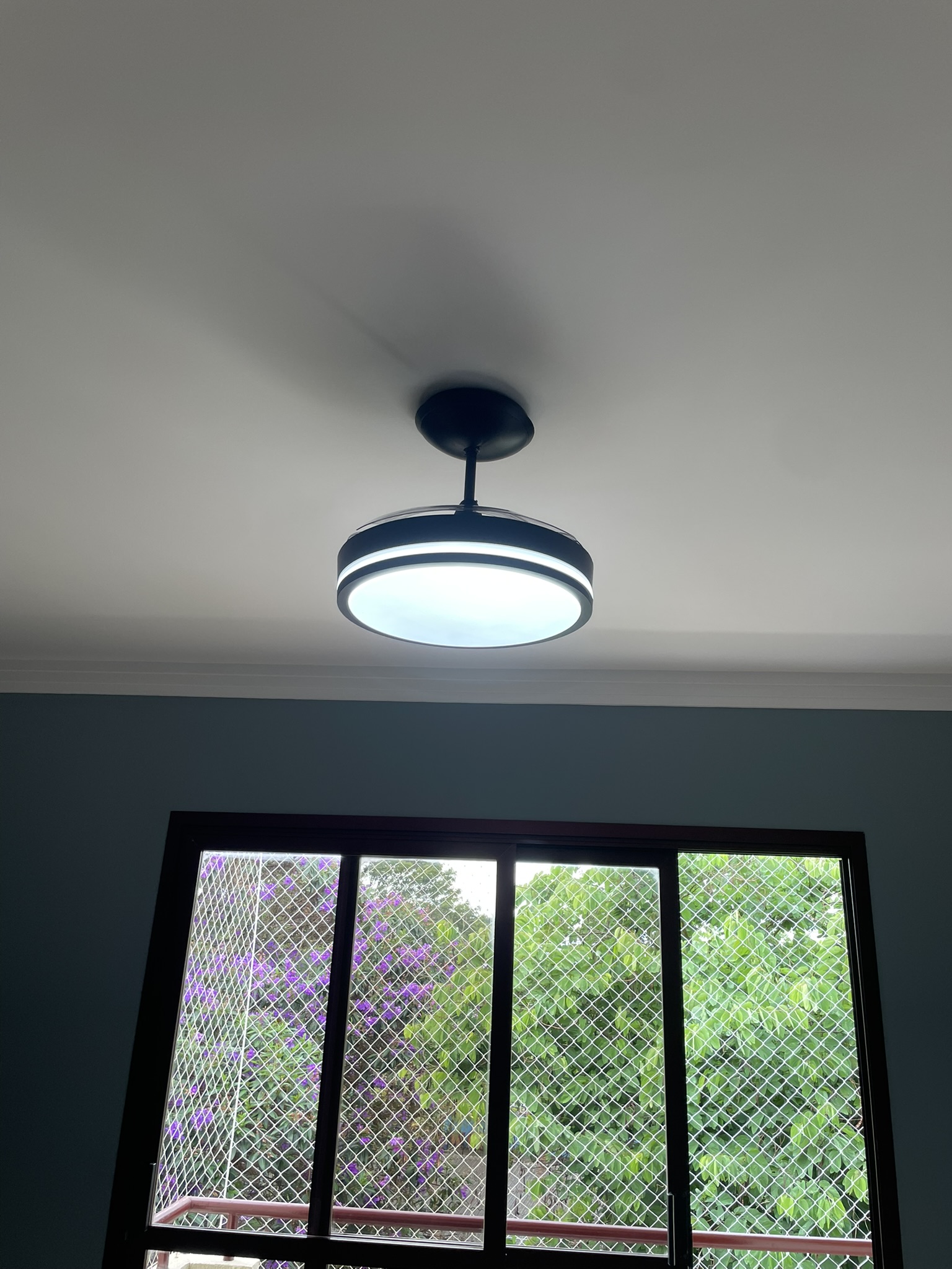 Ventilador de teto com iluminação